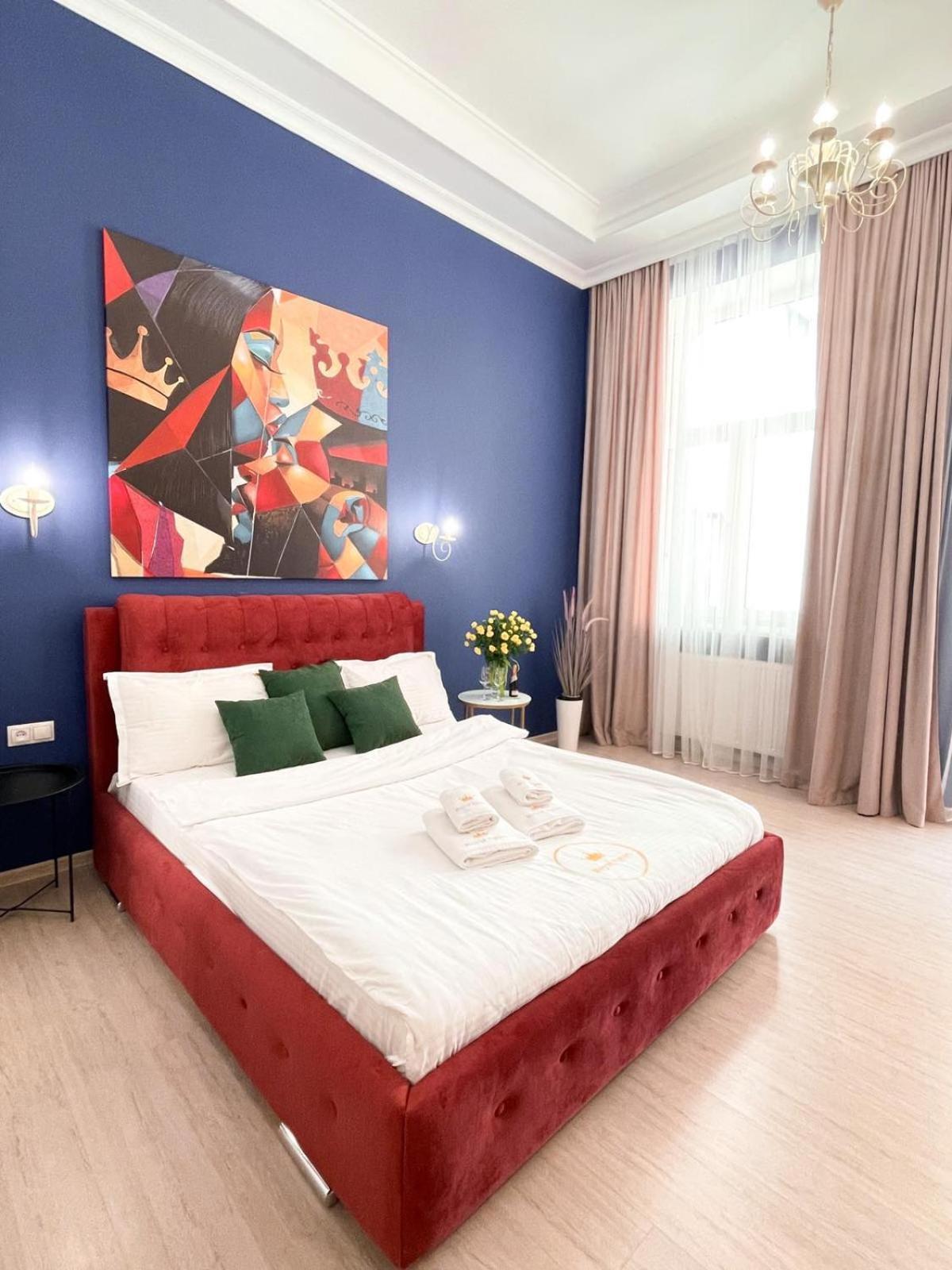 Royal Apartment On Slovatskogo 8 Lviv Exterior photo